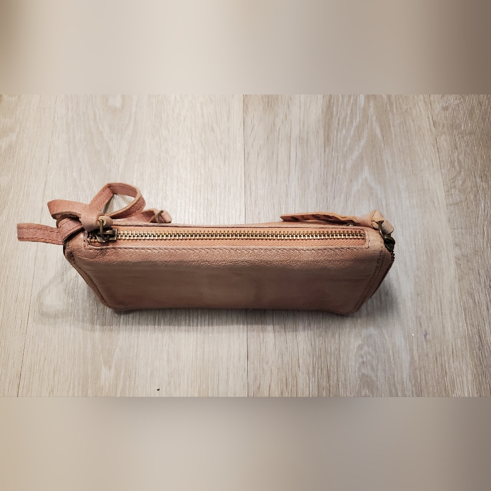 Free People Vegan Wallet Distressed - Picture 5 of 8